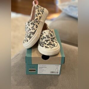 Toms toddler size 7 slip ons